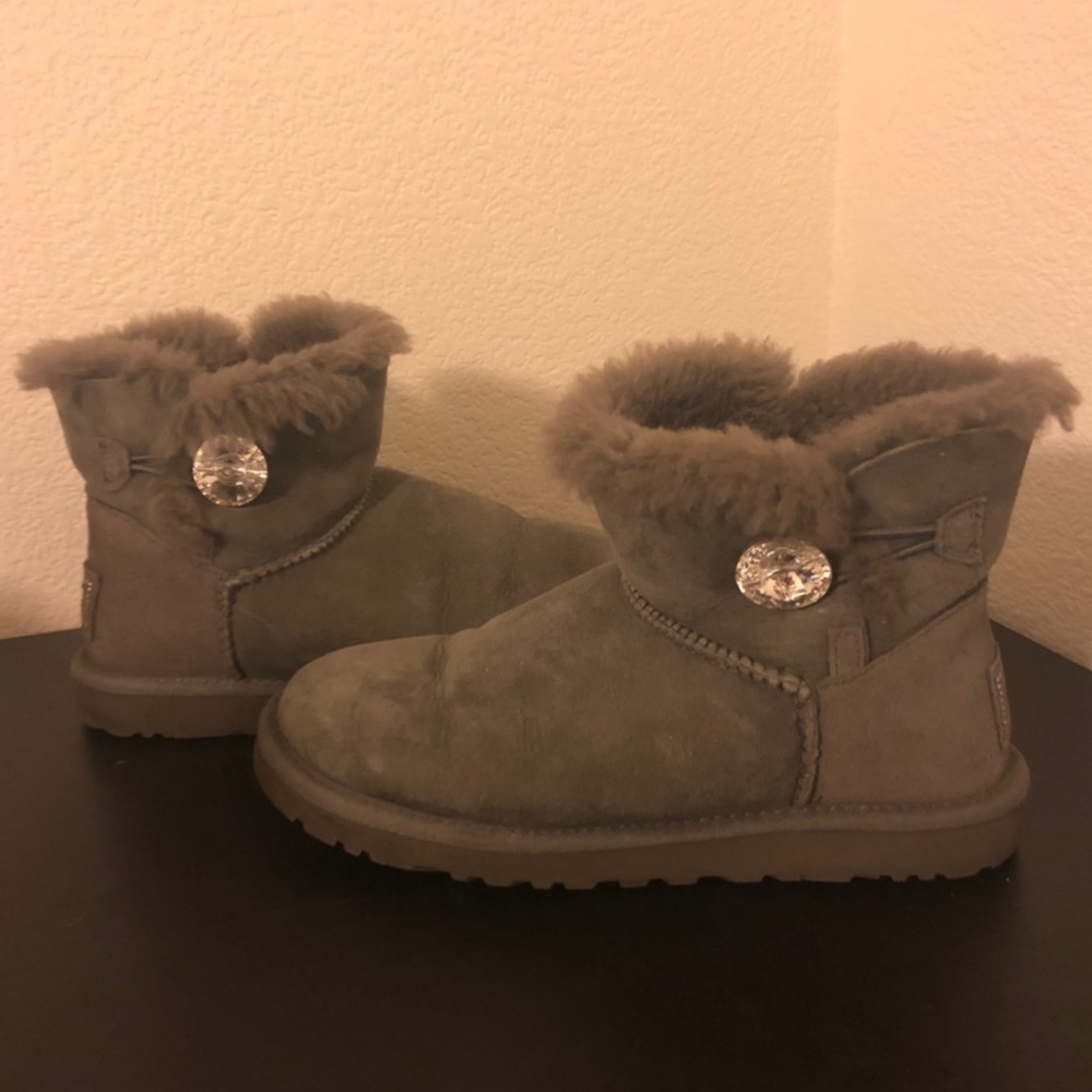 UGG Swarovski Bailey Button Mini Size 6 Grey